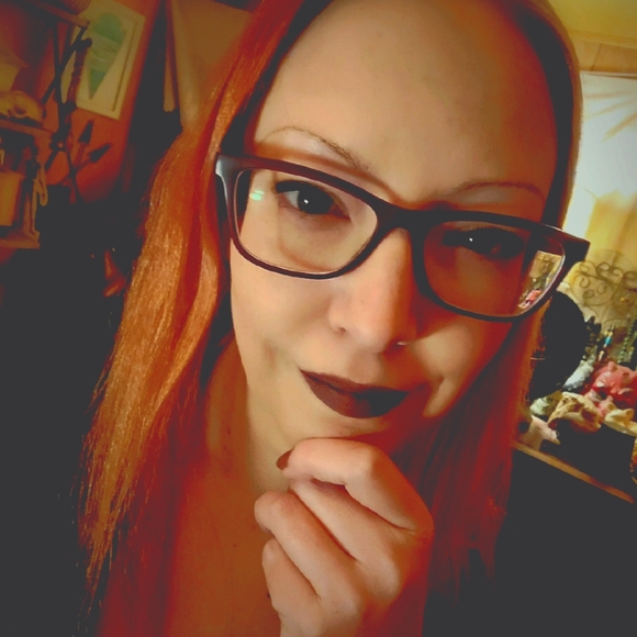 Meet your Posher, Krista Marie 🤖 - Picture 7 of 16